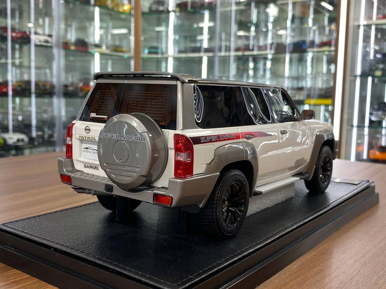 1/18 Nissan Patrol Super Safari Diecast White by IVY Models