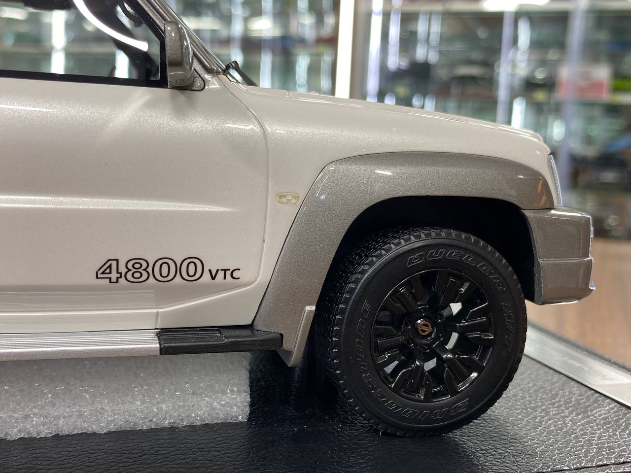 1/18 Nissan Patrol Super Safari Diecast White by IVY Models [Special Number 99/99]