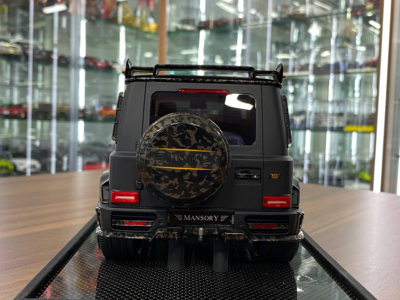 1/18 Resin Mercedes-Benz G63 MANSORY Matt Black Motorhelix