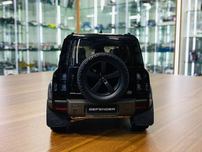 1/18 Land Rover Defender 110 Black Almost Real