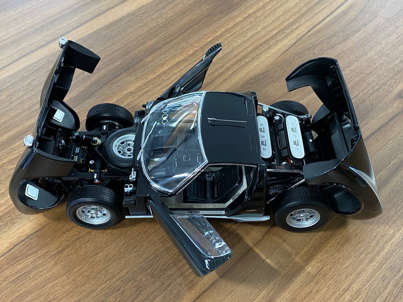 1:18 Lamborghini Miura P400 SV Black | KYOSHO (Full Opening