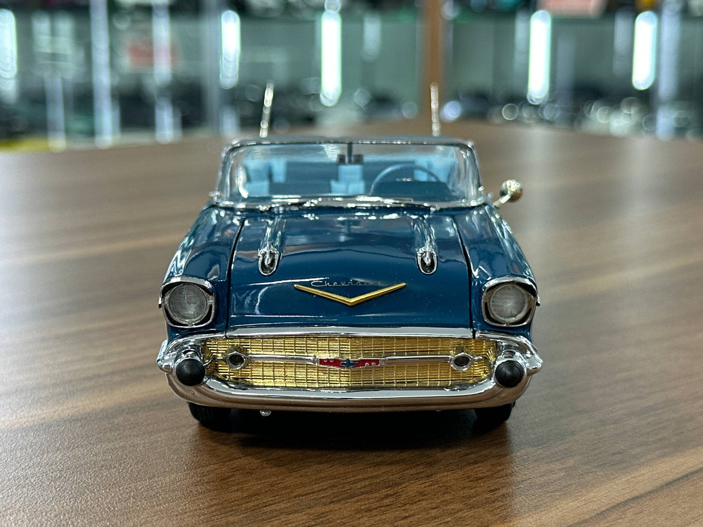 Chevrolet Bel Air Convertible 1957 – Blue – 1:24 Diecast (Full Opening)