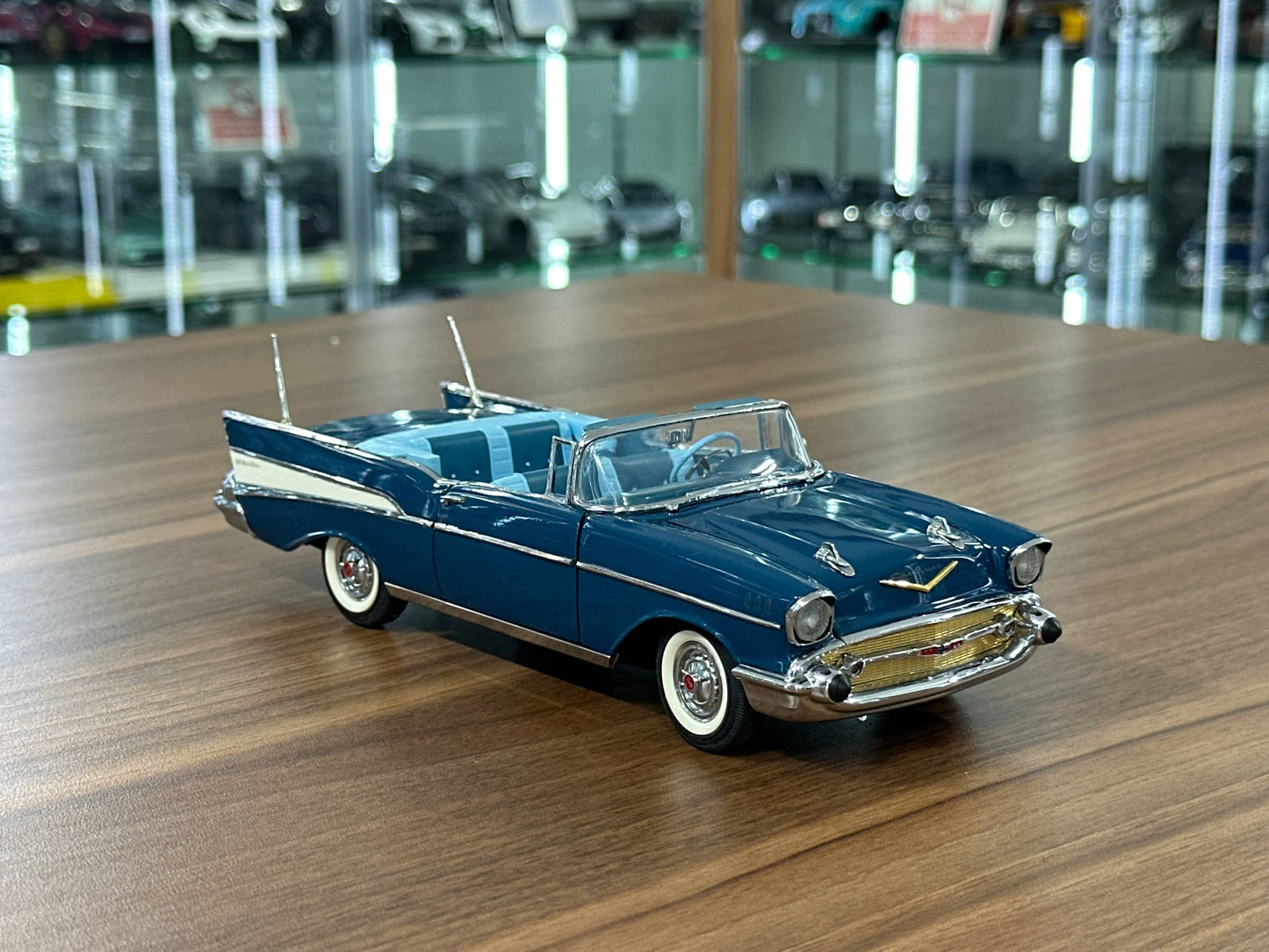Chevrolet Bel Air Convertible 1957 – Blue – 1:24 Diecast (Full Opening)