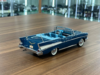 Chevrolet Bel Air Convertible 1957 – Blue – 1:24 Diecast (Full Opening)