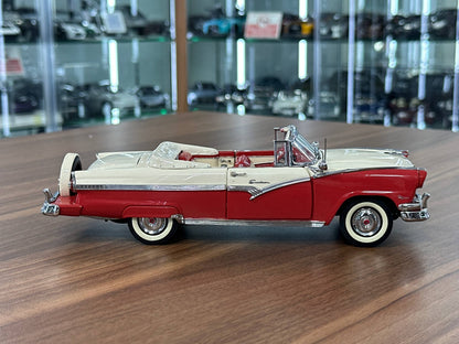 Ford Fairlane Sunliner Convertible 1956 – Red – 1:24 Diecast (Full Opening)