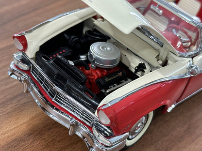 Ford Fairlane Sunliner Convertible 1956 – Red – 1:24 Diecast (Full Opening)