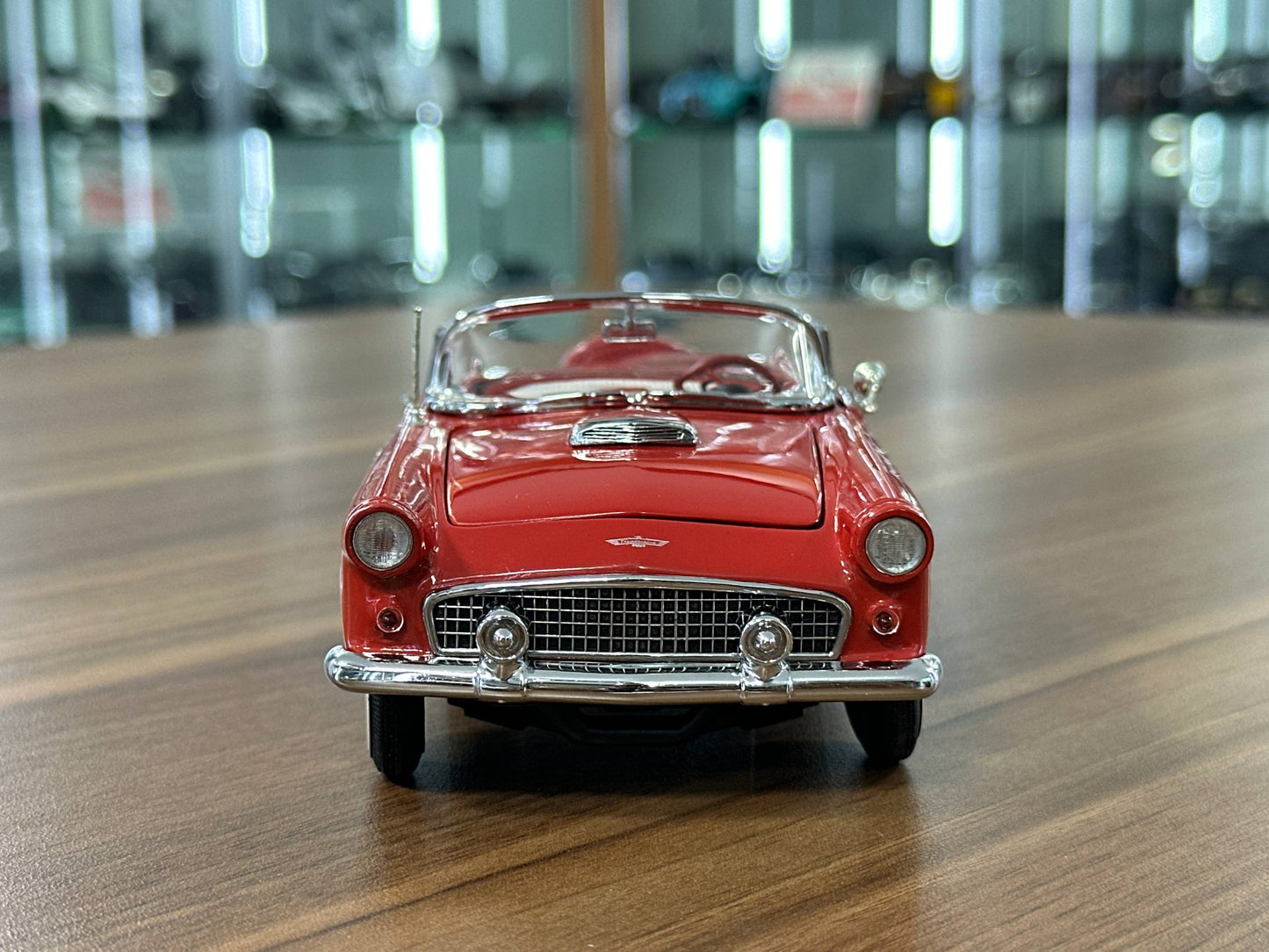 Ford Thunderbird 1956 – Red – 1:24 Diecast (Full Opening)