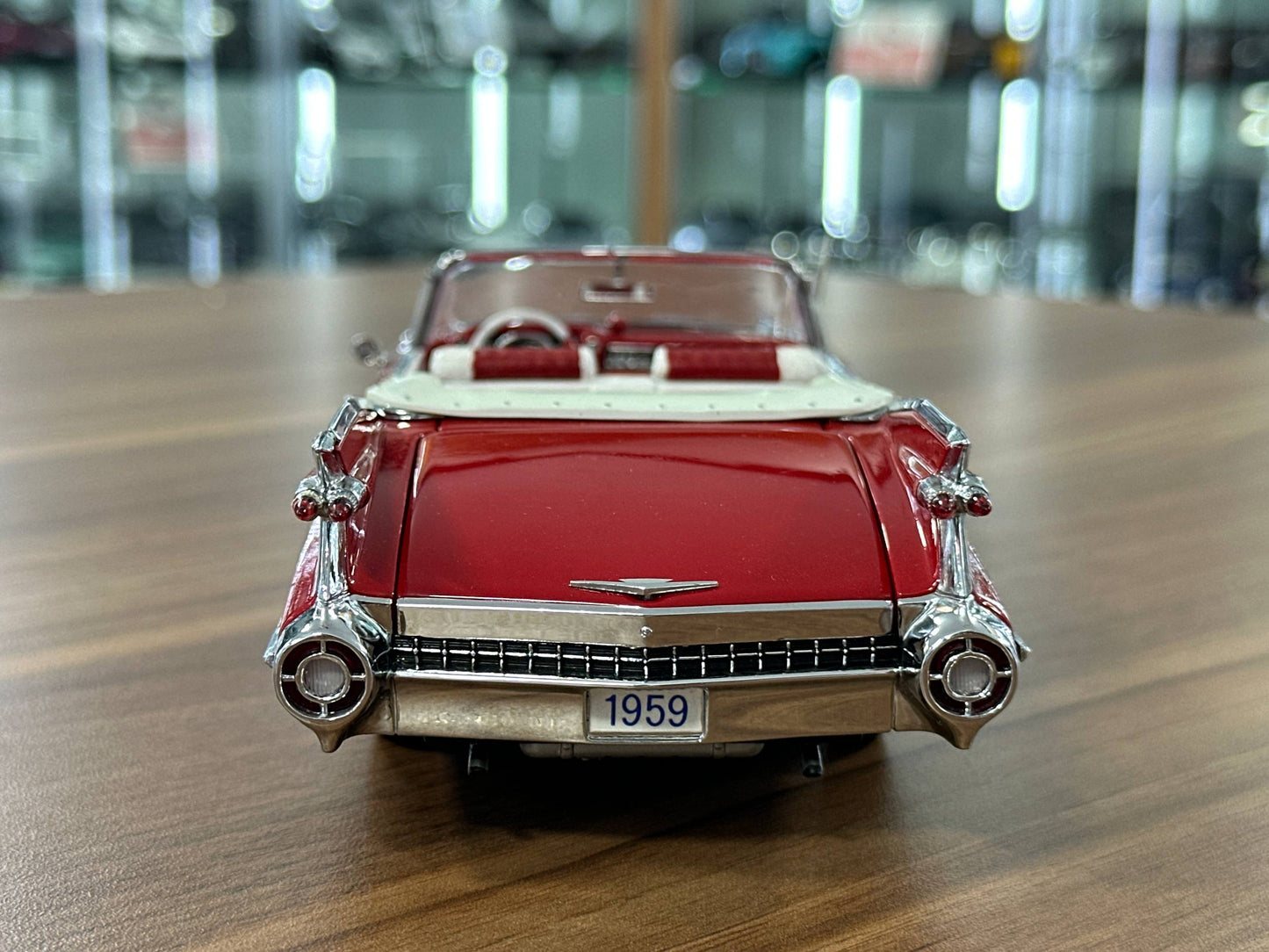Cadillac Series 62 1959 – Red – 1:24 Diecast (Full Opening)