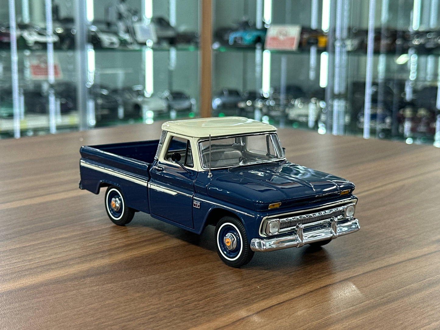 Chevrolet C10 Pickup Truck 1966 – Dark Blue – 1:24 Diecast (Full Opening)