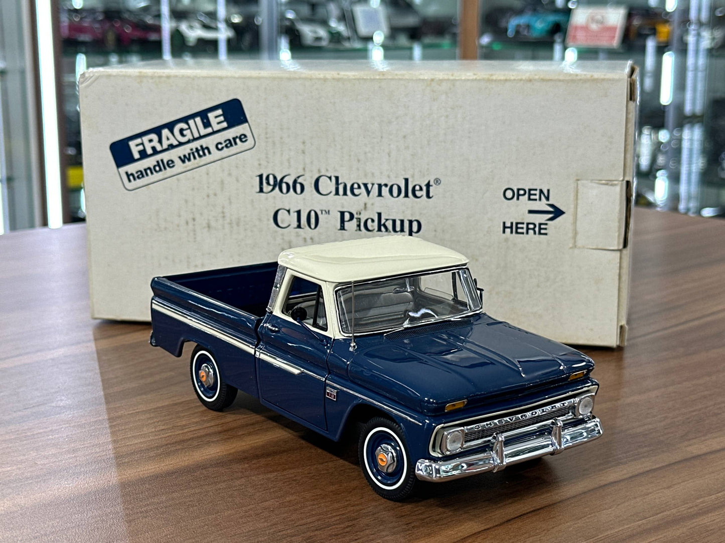 Chevrolet C10 Pickup Truck 1966 – Dark Blue – 1:24 Diecast (Full Opening)