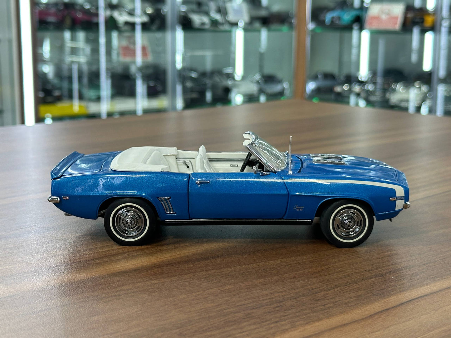 Chevrolet Camaro SS Convertible 1969 – Blue – 1:24 Diecast (Full Opening)