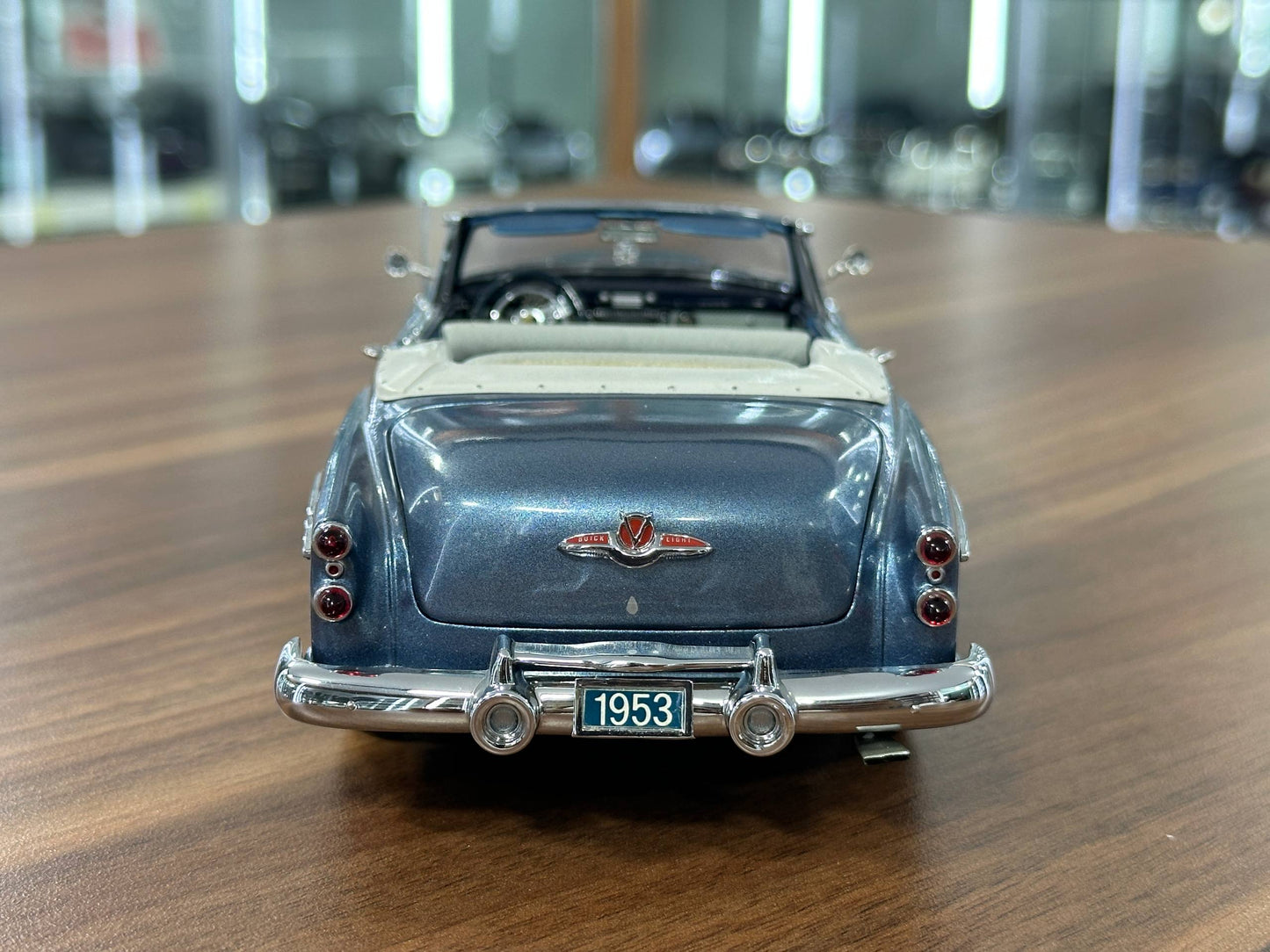 Buick Skylark Convertible 1953 – Blue – 1:24 Diecast (Full Opening)