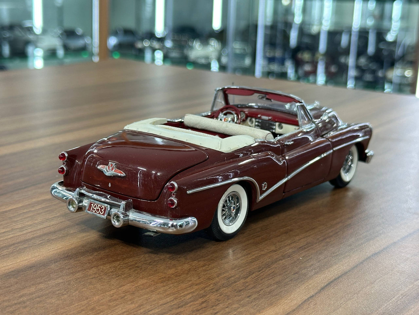 Buick Skylark Convertible 1953 – Burgundy Metallic Brown – 1:24 Diecast (Full Opening)