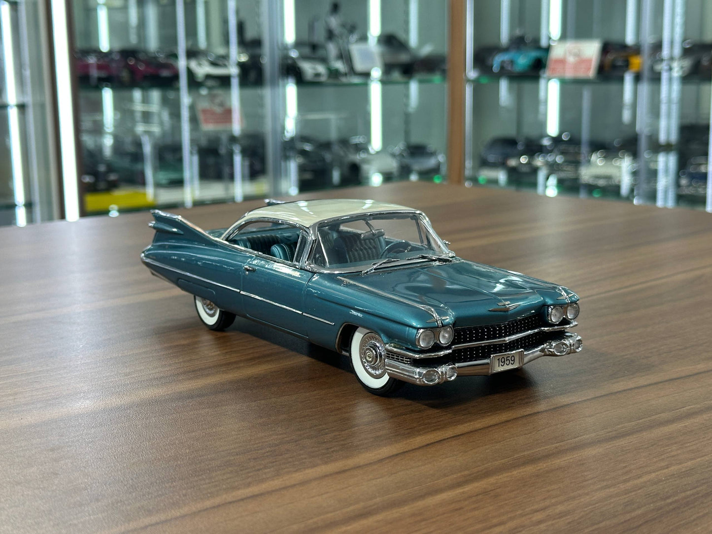 The Danbury Mint Cadillac Coupe DeVille 1959 – Vegas Torquoise – 1:24 Diecast Model (Full Opening, Limited Edition)