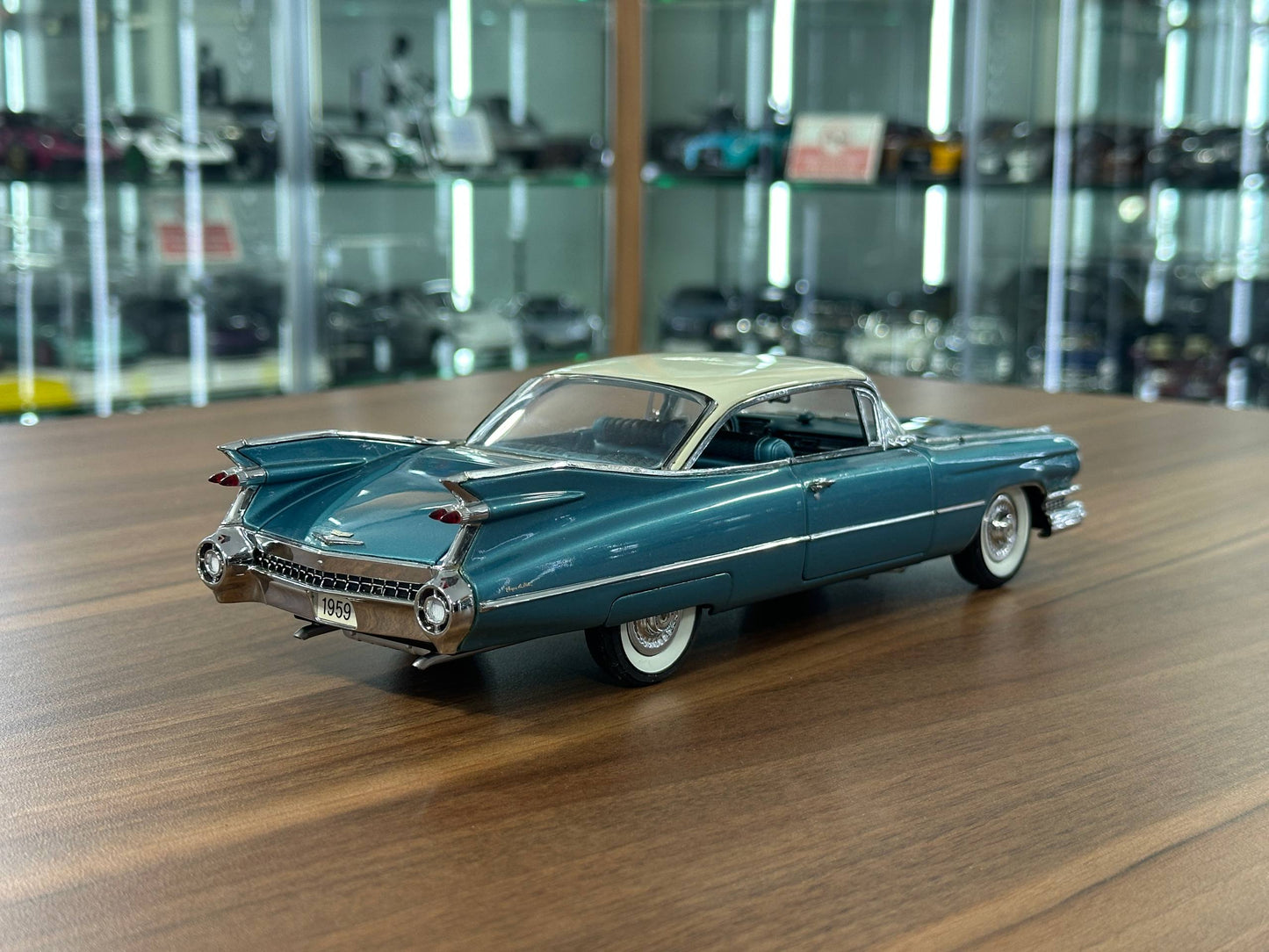 The Danbury Mint Cadillac Coupe DeVille 1959 – Vegas Torquoise – 1:24 Diecast Model (Full Opening, Limited Edition)