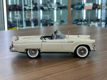 The Danbury Mint Ford Thunderbird 1956 – Cream – 1:24 Diecast Model (Full Opening, Limited Edition)