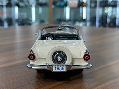 The Danbury Mint Ford Thunderbird 1956 – Cream – 1:24 Diecast Model (Full Opening, Limited Edition)