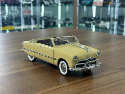 The Danbury Mint Ford Custom 1949 – Champagne Beige – 1:24 Diecast Model (Full Opening, Limited Edition)