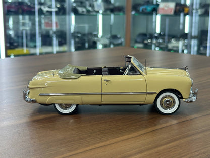 The Danbury Mint Ford Custom 1949 – Champagne Beige – 1:24 Diecast Model (Full Opening, Limited Edition)