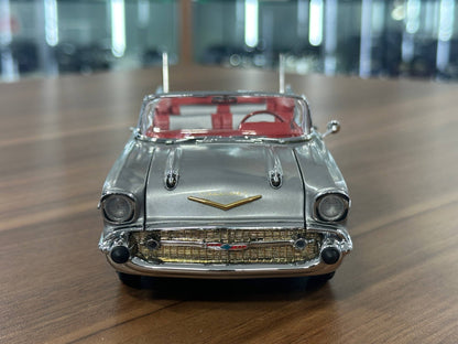 The Danbury Mint Chevrolet Bel Air Fuelie 1957 – Classic Silver Grey Metallic – 1:24 Diecast Model (Full Opening, Limited Edition)