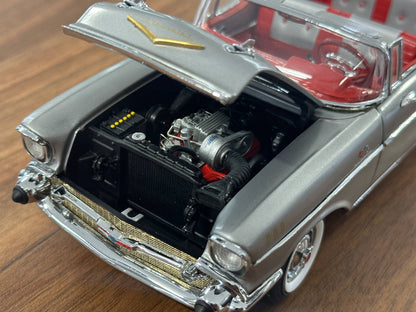 The Danbury Mint Chevrolet Bel Air Fuelie 1957 – Classic Silver Grey Metallic – 1:24 Diecast Model (Full Opening, Limited Edition)