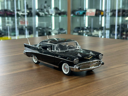 The Danbury Mint Chevrolet Bel Air Sport 1957 – Black – 1:24 Diecast Model (Full Opening, Limited Edition)