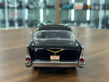 The Danbury Mint Chevrolet Bel Air Sport 1957 – Black – 1:24 Diecast Model (Full Opening, Limited Edition)