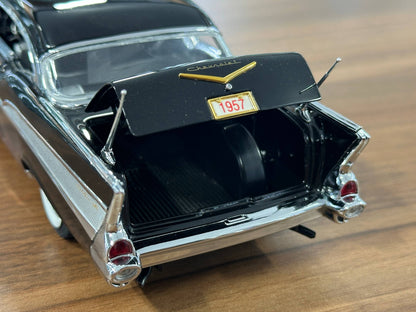 The Danbury Mint Chevrolet Bel Air Sport 1957 – Black – 1:24 Diecast Model (Full Opening, Limited Edition)