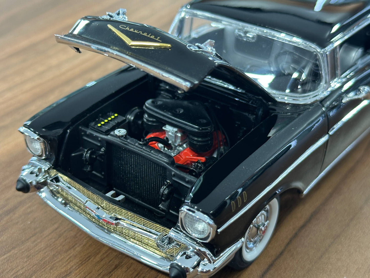 The Danbury Mint Chevrolet Bel Air Sport 1957 – Black – 1:24 Diecast Model (Full Opening, Limited Edition)