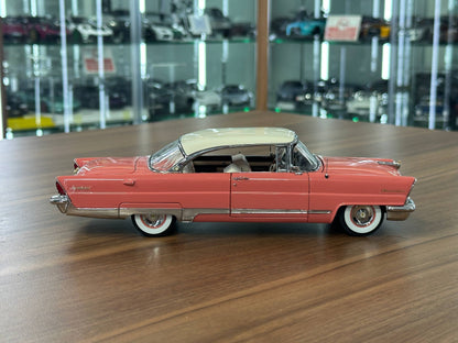 The Danbury Mint Lincoln Premiere Coupe 1956 – Salmon Red with Ivory Top – 1:24 Diecast Model (Full Opening, Limited Edition)