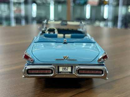 The Danbury Mint Mercury Montclair Convertible 1957 – Vintage Sky Blue – 1:24 Diecast Model (Full Opening, Limited Edition)