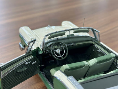 The Danbury Mint Ford Fairlane 500 Skyliner 1957 – Ivory & Forest Green Two?Tone – 1:24 Diecast Model (Full Opening, Limited Edition)