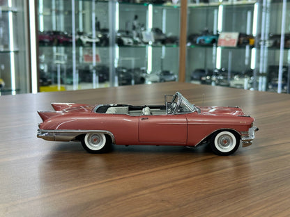 The Danbury Mint Cadillac Eldorado Biarritz 1957 – Vintage Dusty Rose Red – 1:24 Diecast Model (Full Opening, Limited Edition)