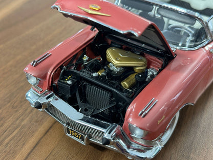 The Danbury Mint Cadillac Eldorado Biarritz 1957 – Vintage Dusty Rose Red – 1:24 Diecast Model (Full Opening, Limited Edition)
