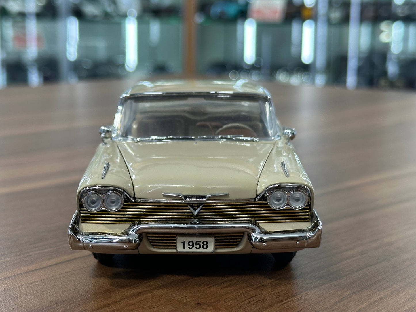 The Danbury Mint Plymouth Fury Hard Top 1958 – Champagne Beige Metallic – 1:24 Diecast Model (Full Opening, Limited Edition)