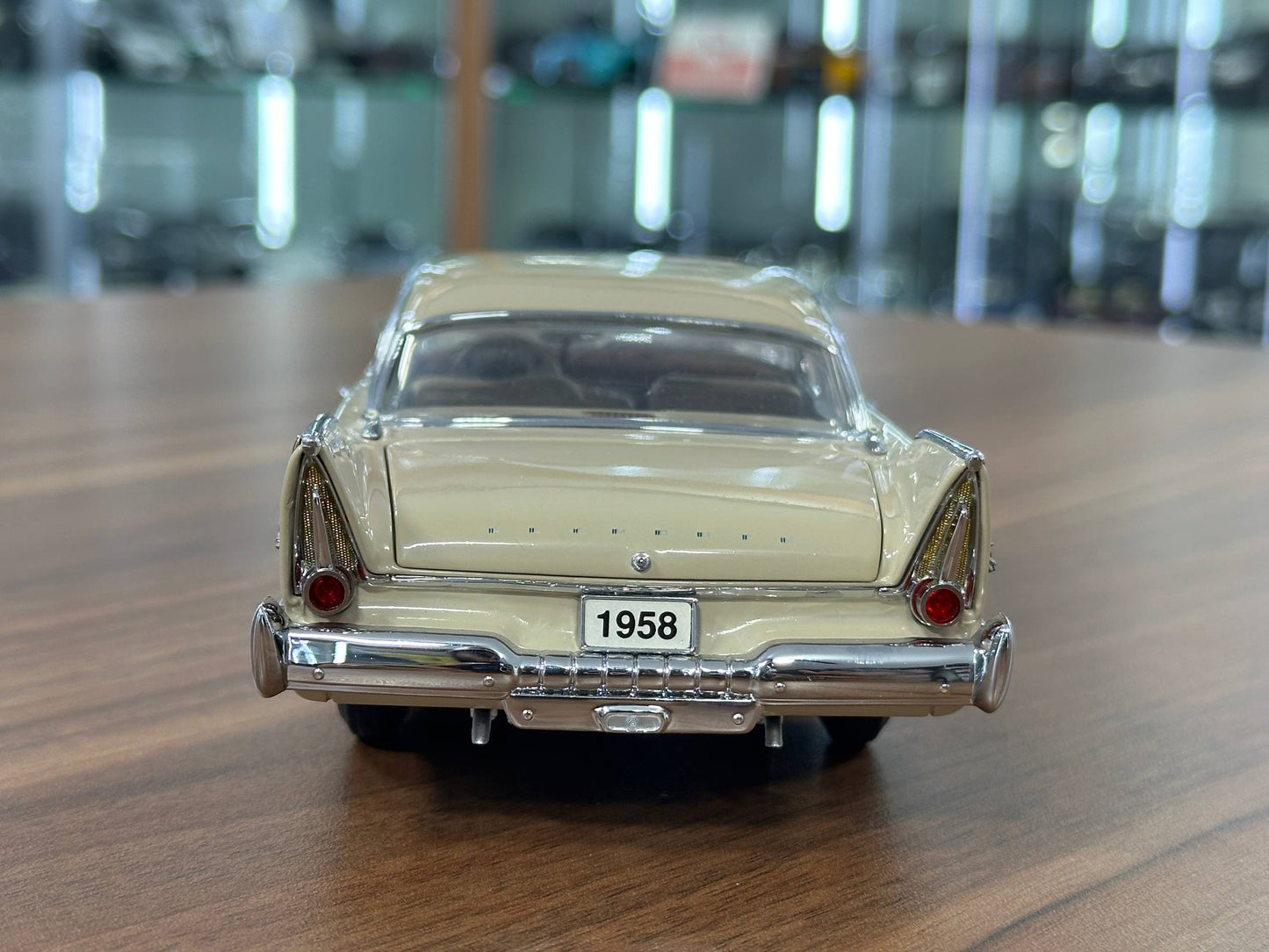 The Danbury Mint Plymouth Fury Hard Top 1958 – Champagne Beige Metallic – 1:24 Diecast Model (Full Opening, Limited Edition)