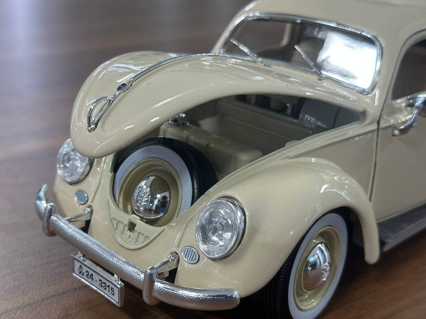 1/18 Diecast Bburago Volkswagen Käfer Beetle (1955) in Beige