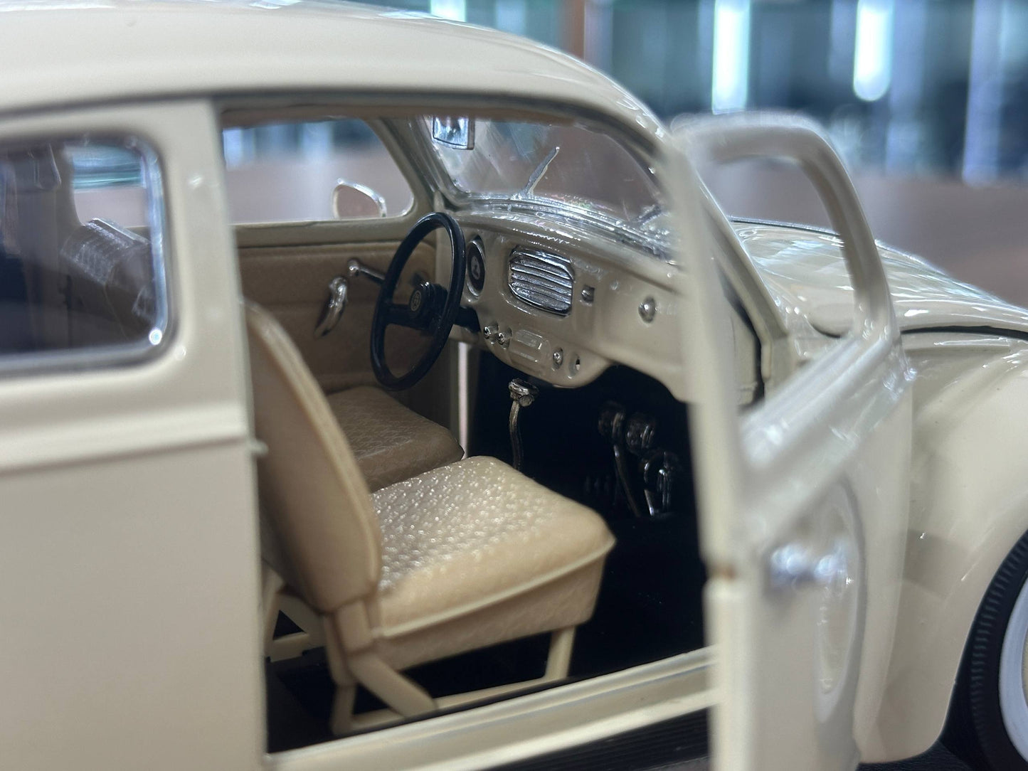1/18 Diecast Bburago Volkswagen Käfer Beetle (1955) in Beige