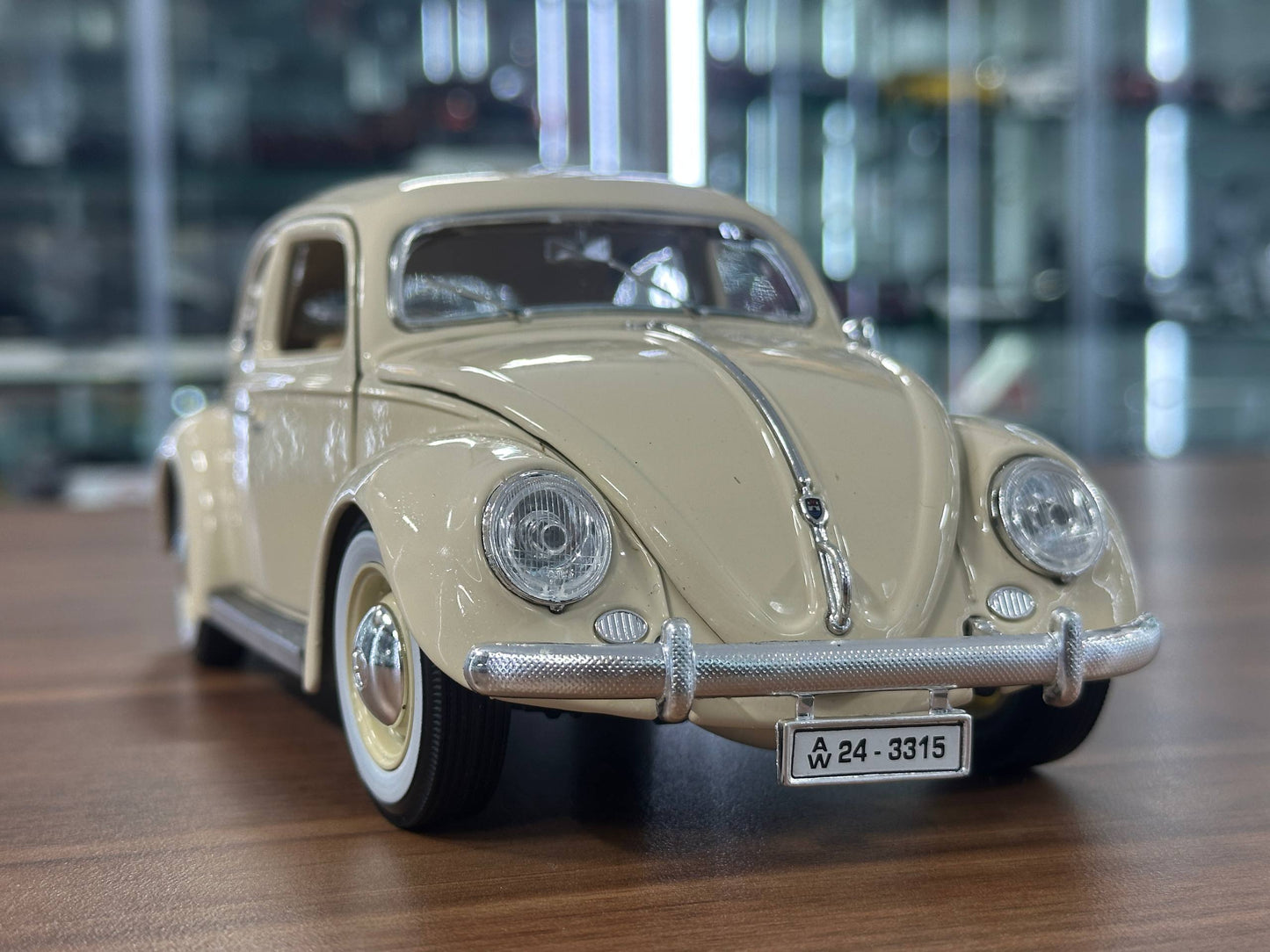 1/18 Diecast Bburago Volkswagen Käfer Beetle (1955) in Beige
