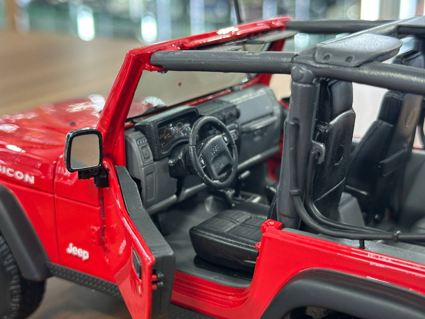 1/18 Diecast Maisto Jeep Wrangler Rubicon in Red