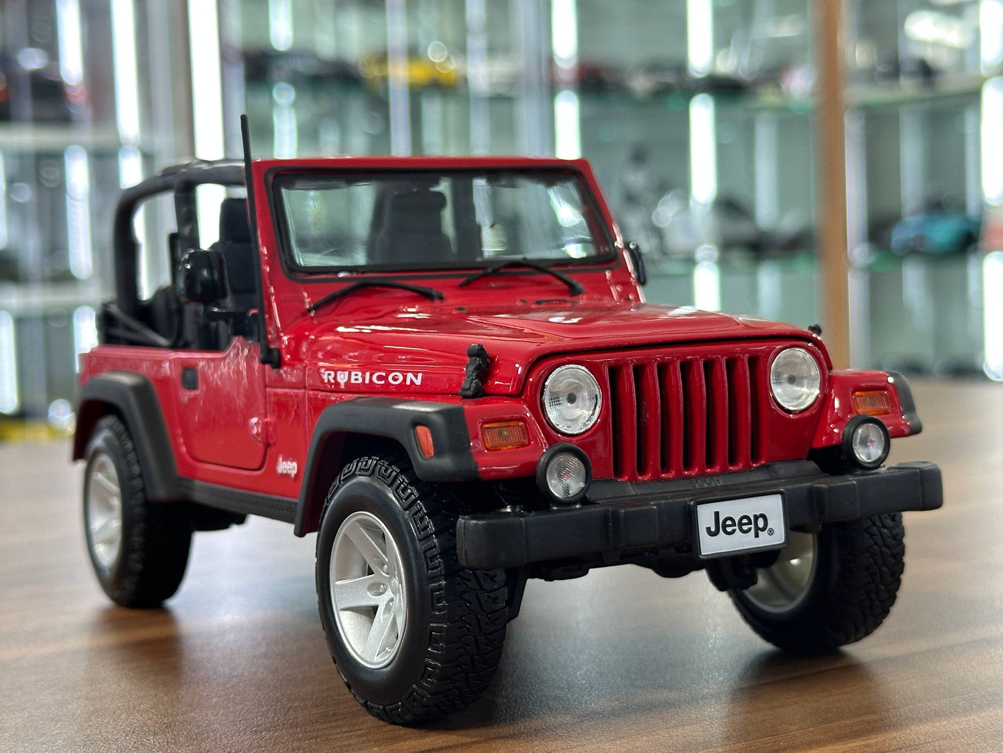 1/18 Diecast Maisto Jeep Wrangler Rubicon in Red