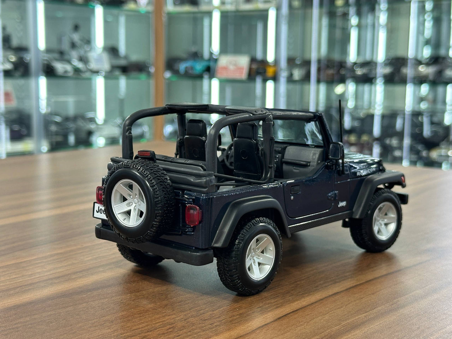 1/18 Diecast Maisto Jeep Wrangler Rubicon in Dark Blue