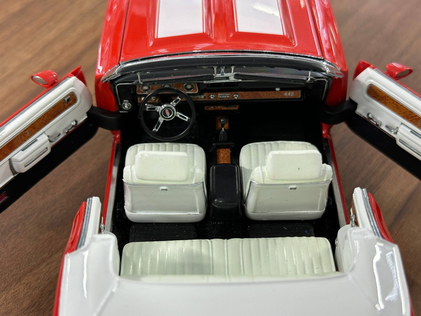 Danbury Mint Oldsmobile 442 W30 1970 – 1/24 Diecast Rally Red/White