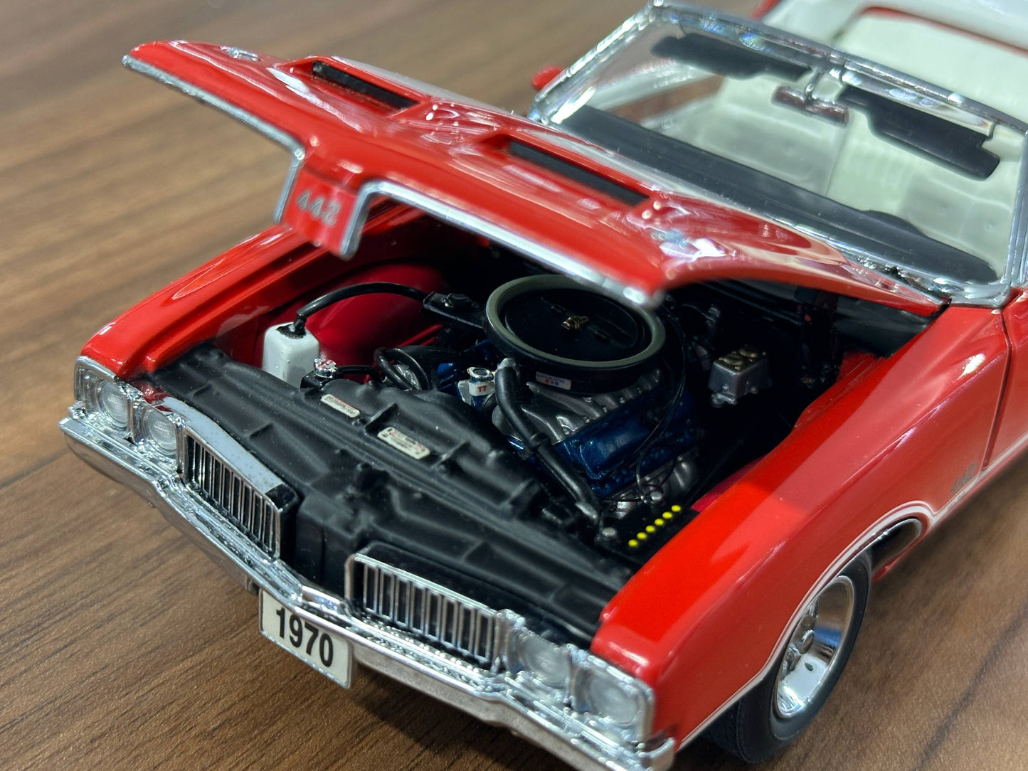 Danbury Mint Oldsmobile 442 W30 1970 – 1/24 Diecast Rally Red/White
