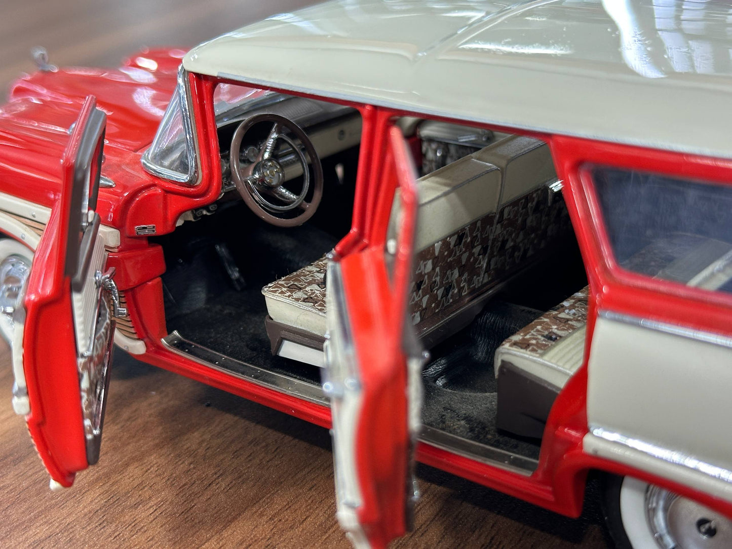 Danbury Mint Edsel Bermuda 6?Passenger 1958 – 1/24 Diecast Red
