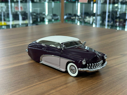 Danbury Mint Mercury Custom Convertible 1950 – 1/24 Diecast Purple