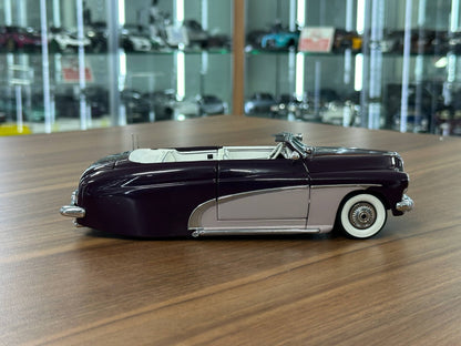 Danbury Mint Mercury Custom Convertible 1950 – 1/24 Diecast Purple