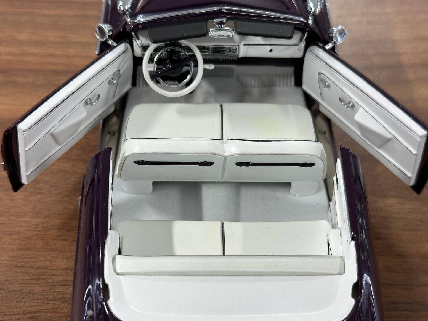 Danbury Mint Mercury Custom Convertible 1950 – 1/24 Diecast Purple