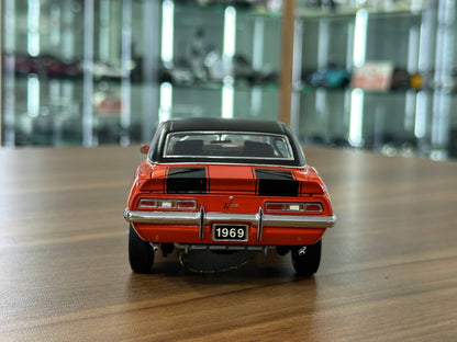 Franklin Mint Chevrolet Camaro Z/28 1969 – 1/24 Diecast Orange/Black