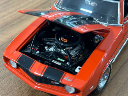Franklin Mint Chevrolet Camaro Z/28 1969 – 1/24 Diecast Orange/Black